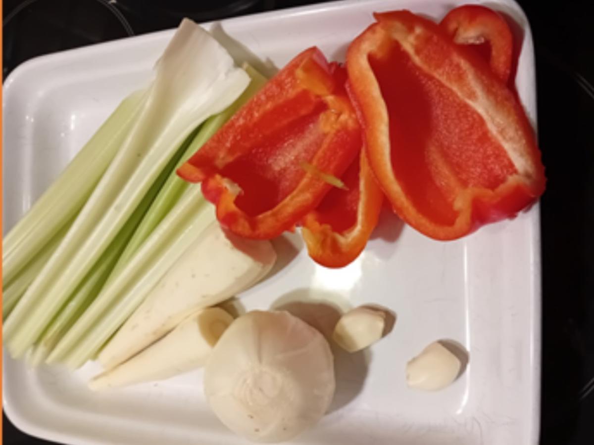 Rezept: Hackstippe mit Kümmel-Pellkartoffeln Bild Nr. 17715 Hackstippe mit Kümmel-Pellkartoffeln - Rezept - Bild Nr. 17715