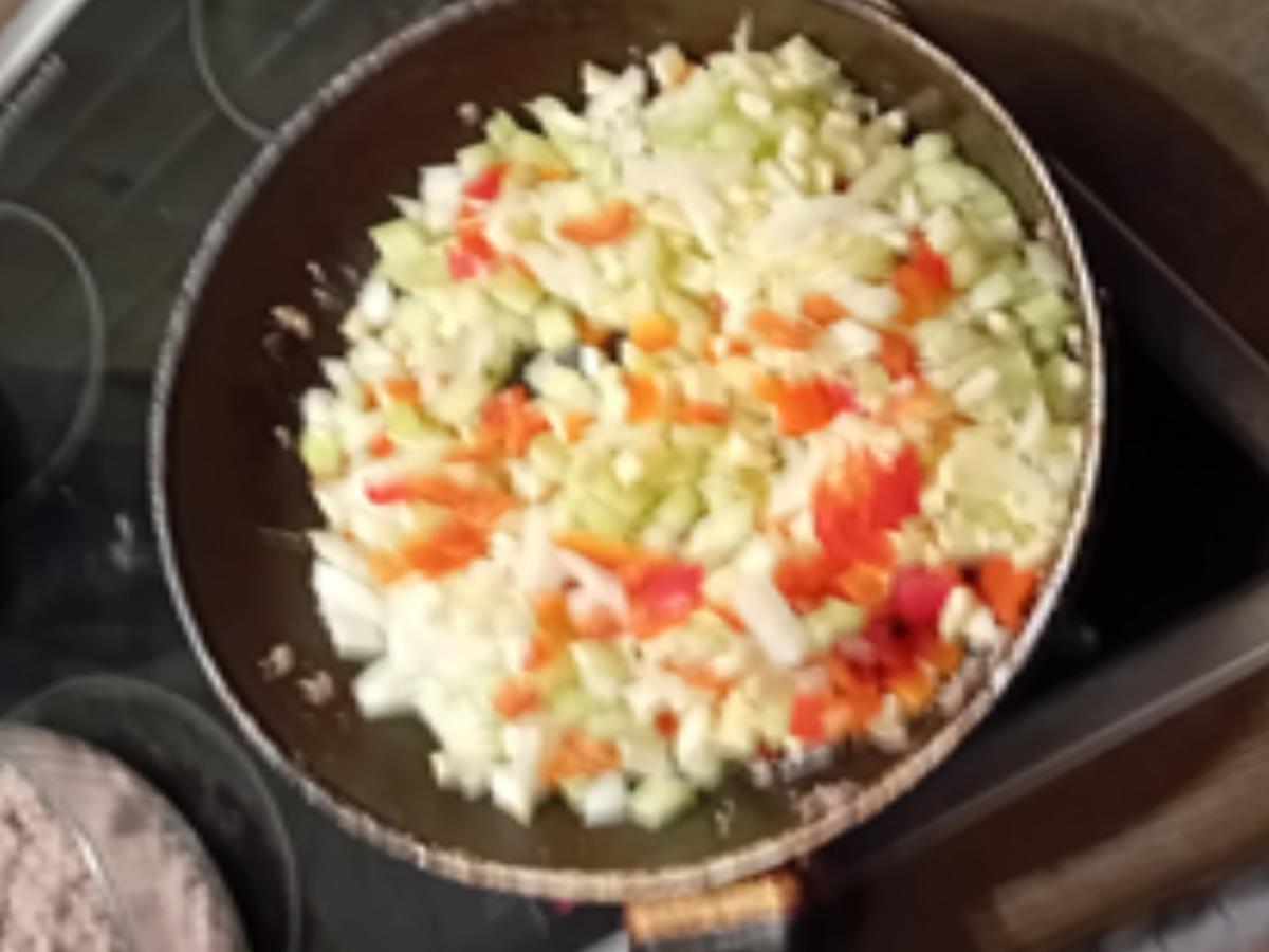 Rezept: Hackstippe mit Kümmel-Pellkartoffeln Bild Nr. 17719 Hackstippe mit Kümmel-Pellkartoffeln - Rezept - Bild Nr. 17719