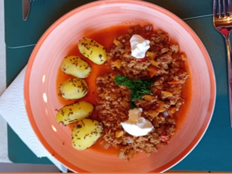 Rezept: Hackstippe mit Kümmel-Pellkartoffeln Bild Nr. 17729 Hackstippe mit Kümmel-Pellkartoffeln - Rezept - Bild Nr. 17729