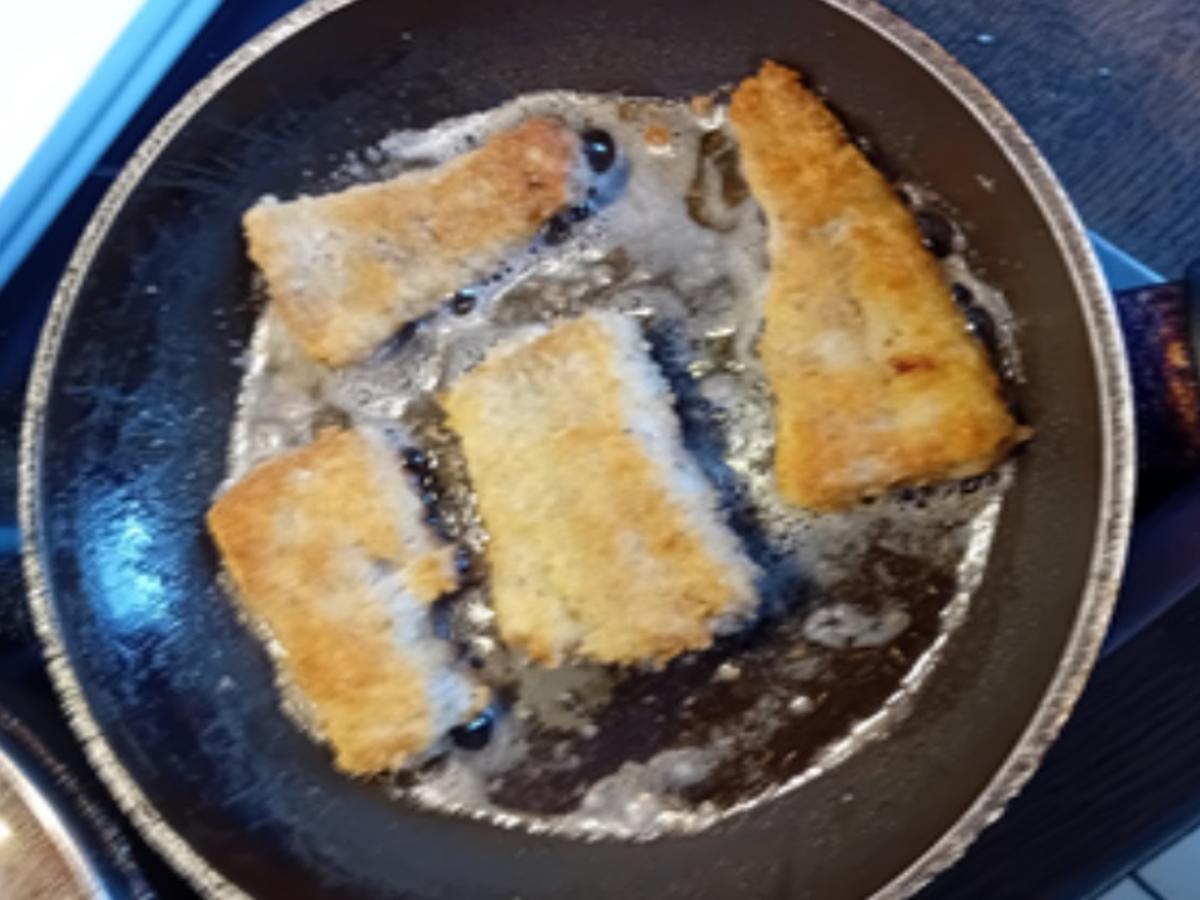 Rezept: Paniertes Seelachsfilet mit Paprika-Rahm-Gemüse und Kartoffel-Stampf Bild Nr. 6 Paniertes Seelachsfilet mit Paprika-Rahm-Gemüse und Kartoffel-Stampf - Rezept - Bild Nr. 6