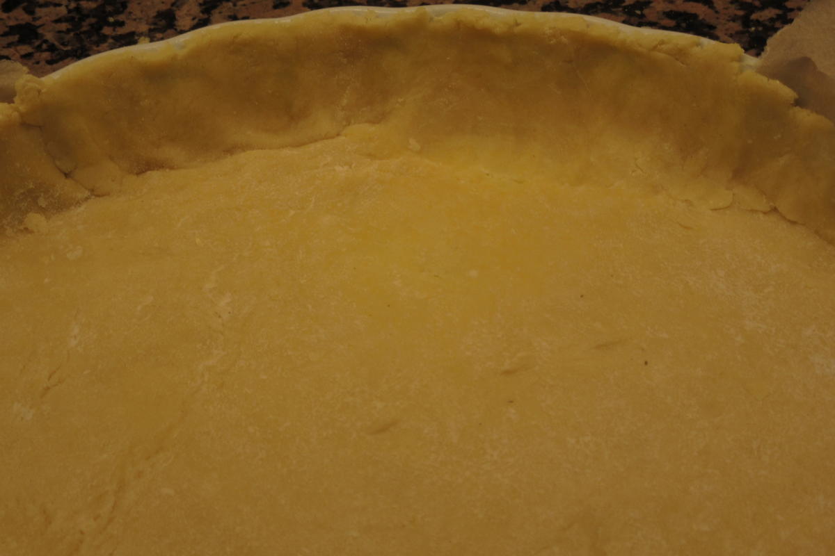 Pikantes Backen: Tarte mit karamellisierten Zwiebeln und Babyspinat - Rezept - Bild Nr. 17780