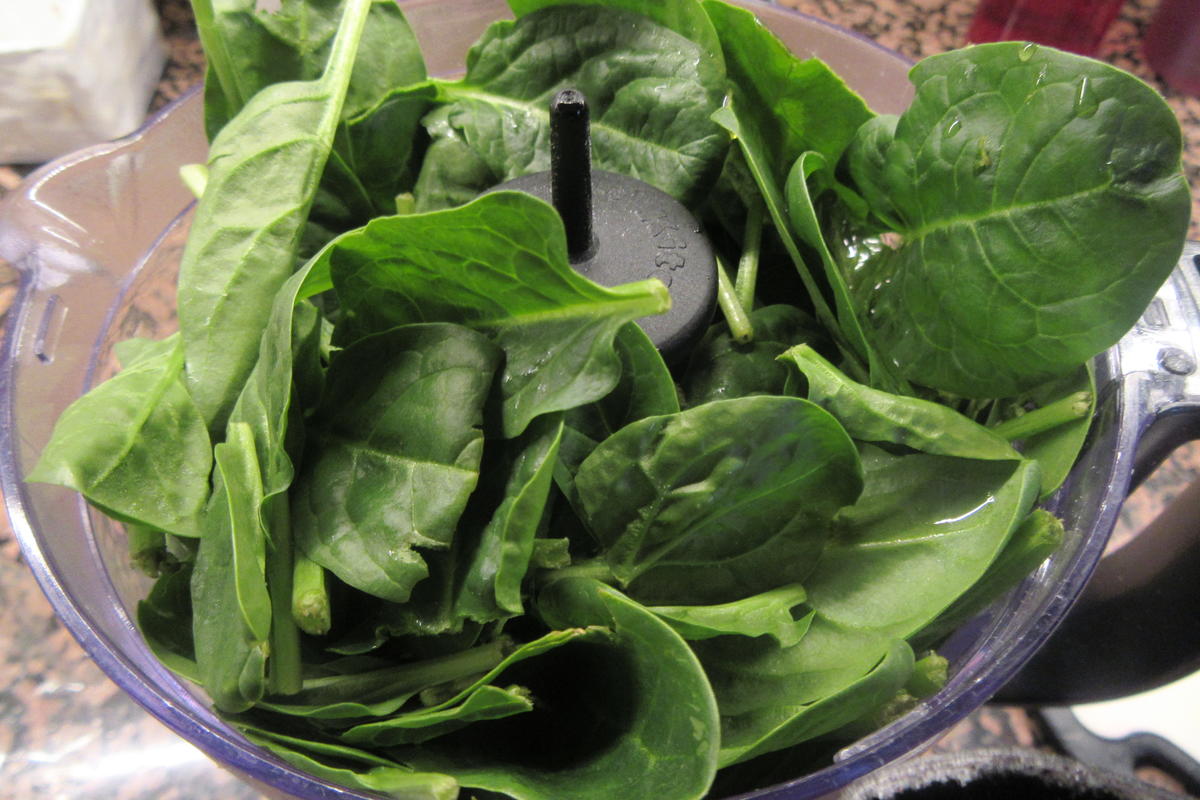 Pikantes Backen: Tarte mit karamellisierten Zwiebeln und Babyspinat - Rezept - Bild Nr. 17783