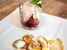 Poffertjes mit Beerenkompott und Litchi-Zimt-Eis (Marijke Amado) - Rezept - Bild Nr. 17800