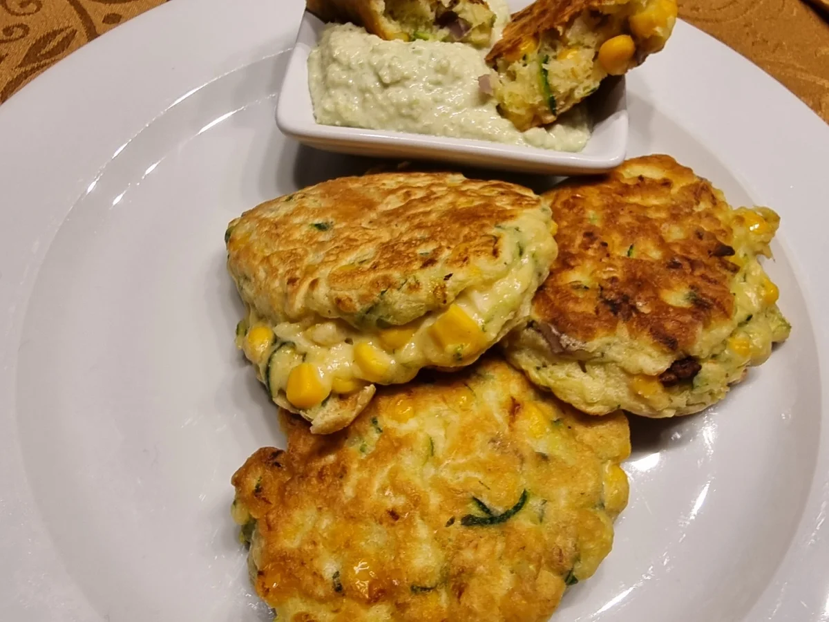 Rezept: Zucchini-Mais-Fritters mit Avocado-Joghurt-Dip Bild Nr. 17777 Zucchini-Mais-Fritters mit Avocado-Joghurt-Dip - Rezept - Bild Nr. 17777