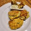 Zucchini-Mais-Fritters mit Avocado-Joghurt-Dip - Rezept - Bild Nr. 17777