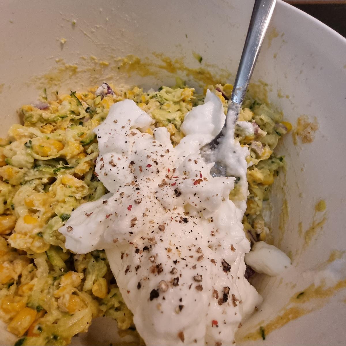 Rezept: Zucchini-Mais-Fritters mit Avocado-Joghurt-Dip Bild Nr. 17790 Zucchini-Mais-Fritters mit Avocado-Joghurt-Dip - Rezept - Bild Nr. 17790