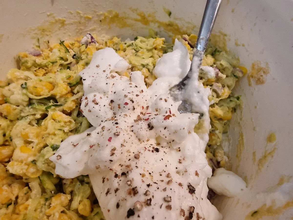 Rezept: Zucchini-Mais-Fritters mit Avocado-Joghurt-Dip Bild Nr. 17790 Zucchini-Mais-Fritters mit Avocado-Joghurt-Dip - Rezept - Bild Nr. 17790