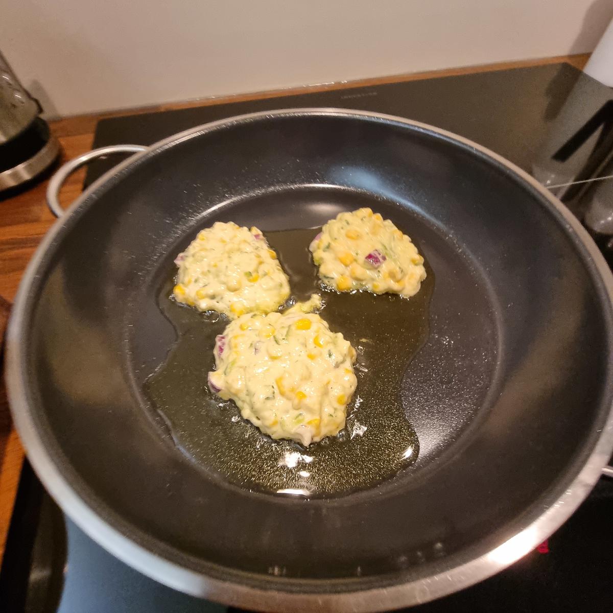 Rezept: Zucchini-Mais-Fritters mit Avocado-Joghurt-Dip Bild Nr. 17791 Zucchini-Mais-Fritters mit Avocado-Joghurt-Dip - Rezept - Bild Nr. 17791