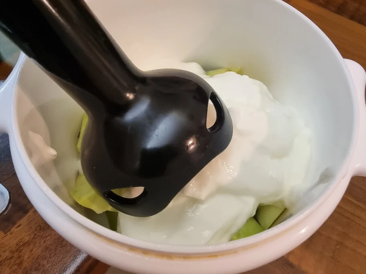 Rezept: Zucchini-Mais-Fritters mit Avocado-Joghurt-Dip Bild Nr. 17797 Zucchini-Mais-Fritters mit Avocado-Joghurt-Dip - Rezept - Bild Nr. 17797