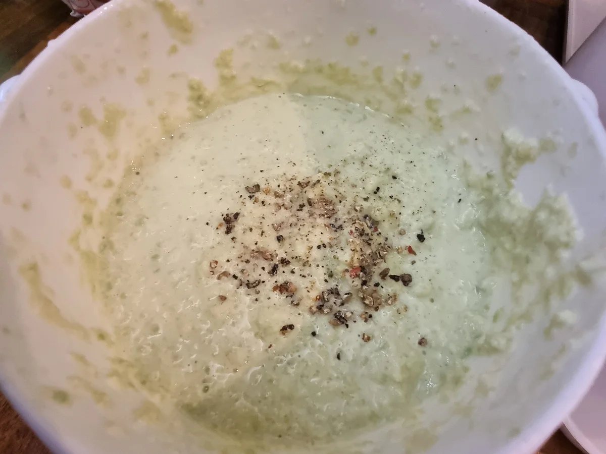 Rezept: Zucchini-Mais-Fritters mit Avocado-Joghurt-Dip Bild Nr. 17799 Zucchini-Mais-Fritters mit Avocado-Joghurt-Dip - Rezept - Bild Nr. 17799