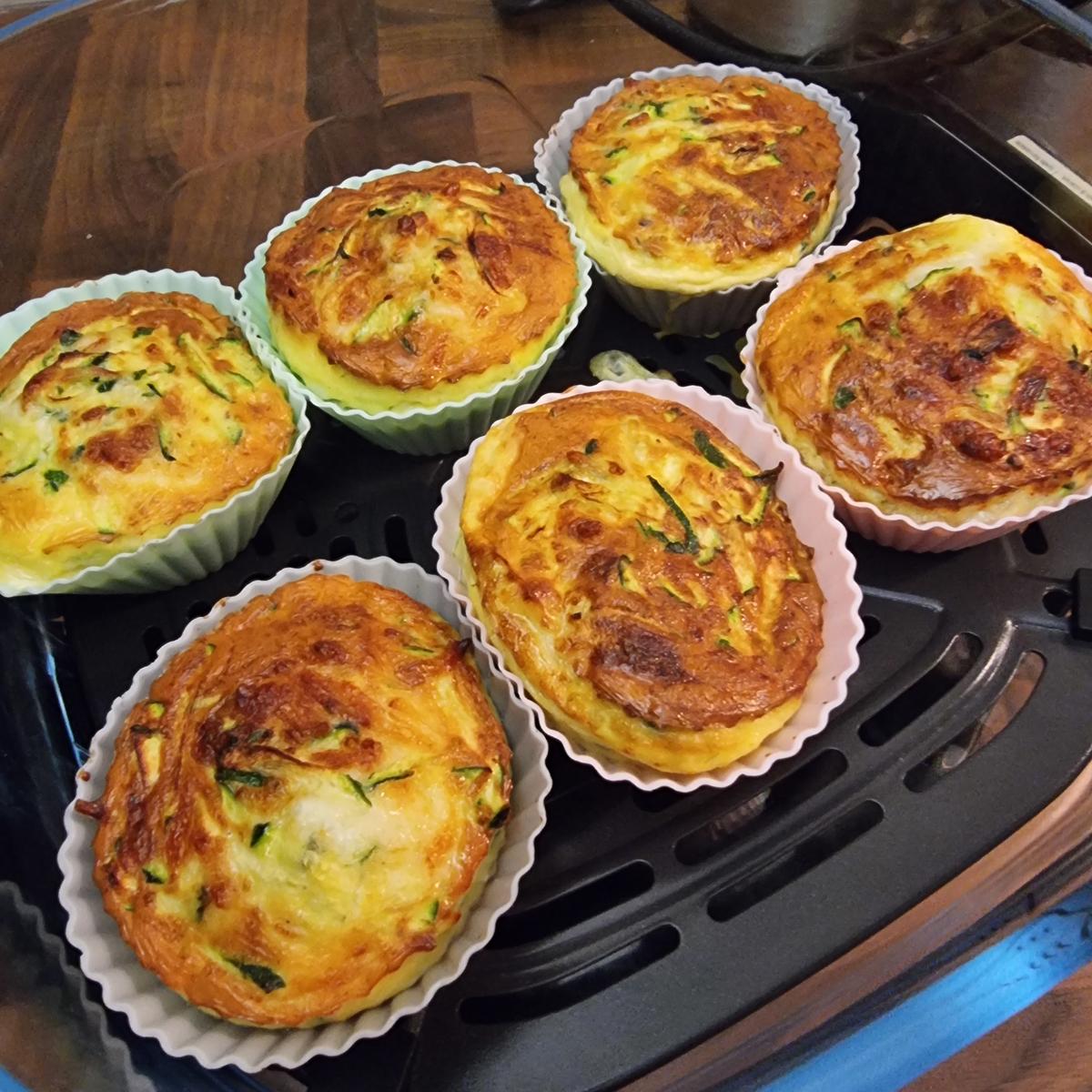 Rezept: Zucchini-Käse -Muffins in meinem Ninja Crispi Bild Nr. 17808 Zucchini-Käse -Muffins in meinem Ninja Crispi - Rezept - Bild Nr. 17808