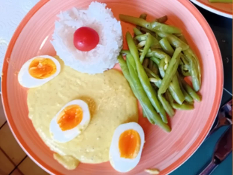 Eier in Sahne-Senf-Sauce mit gemischten Salat und Pellkartoffel-Drillingen - Rezept - Bild Nr. 5