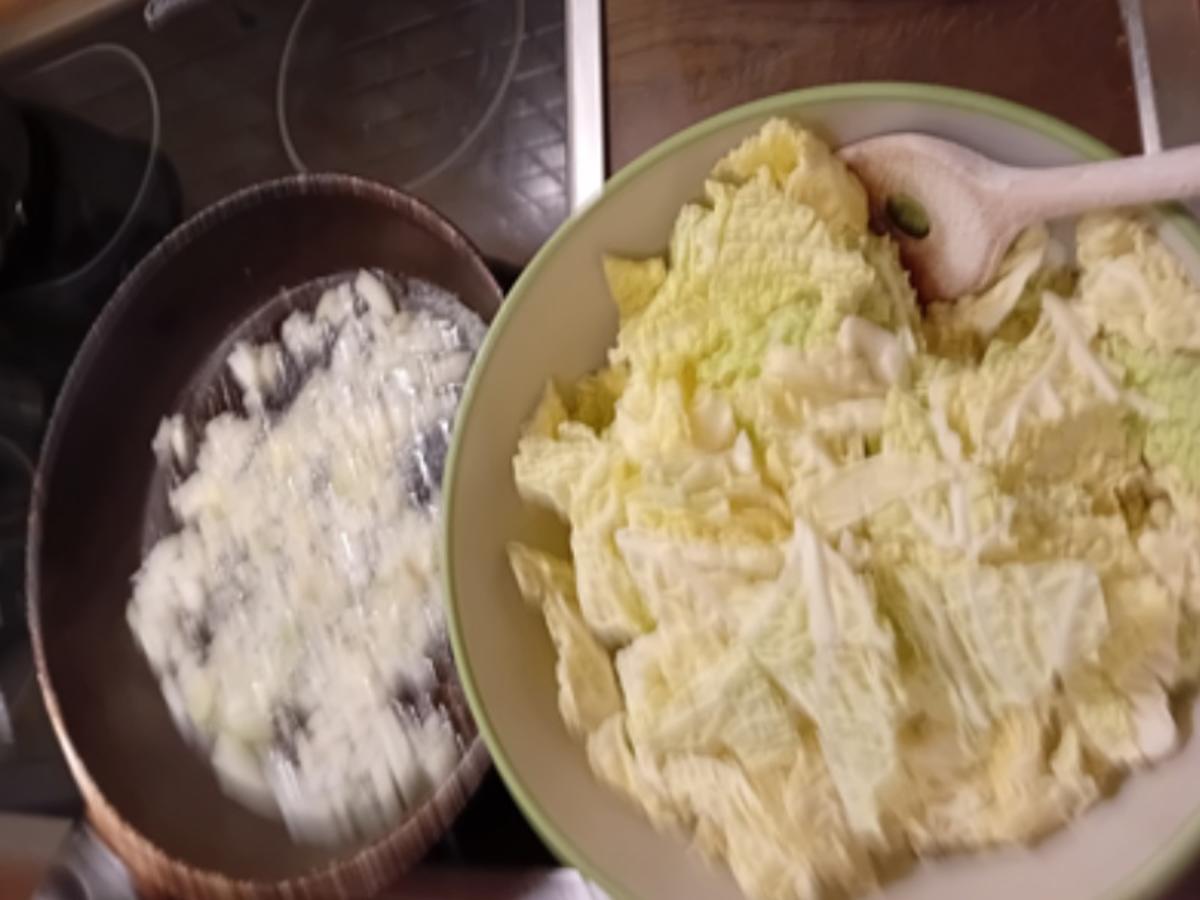 Seelachsfilet paniert mit Brat-Rahm-Wirsing und Butter-Pellkartoffel-Drillingen - Rezept - Bild Nr. 9