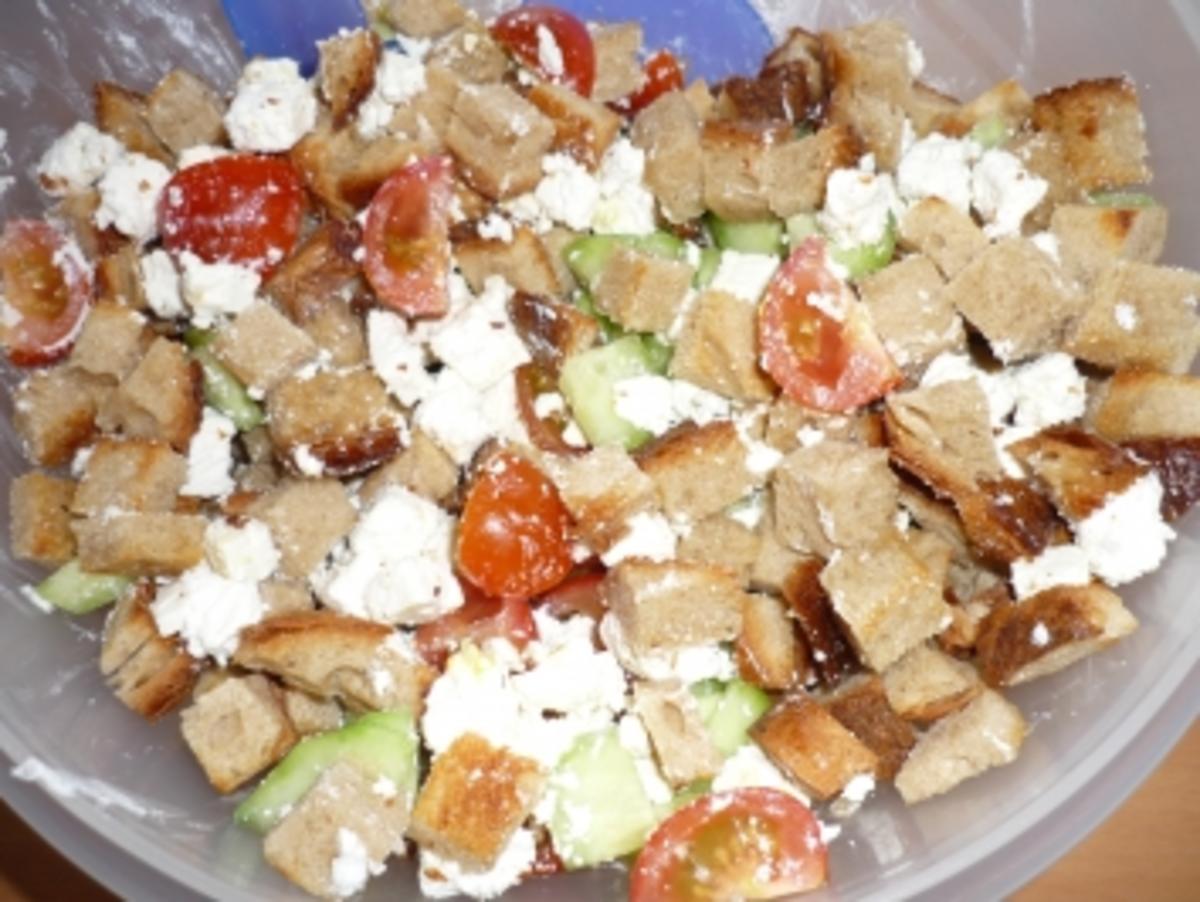 Brotsalat griechische Art - Rezept mit Bild - kochbar.de