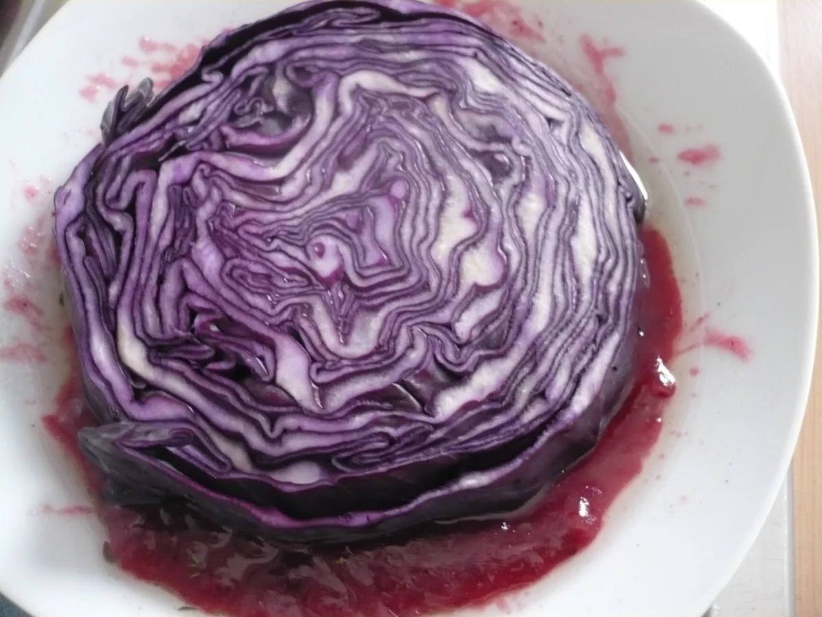 Rotkohlsteaks mit Camembert und Preiselbeeren - Rezept - Bild Nr. 17843