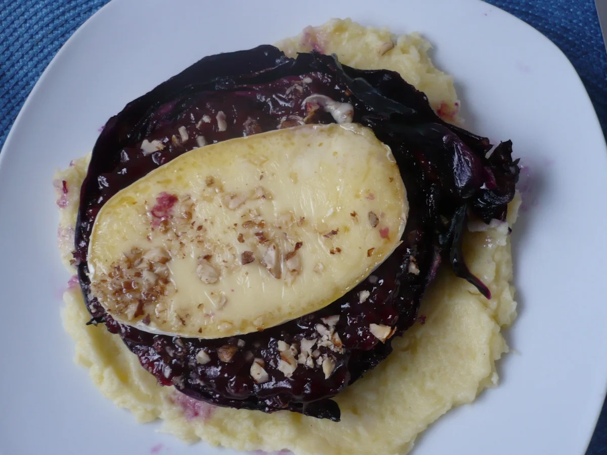 Rotkohlsteaks mit Camembert und Preiselbeeren - Rezept - Bild Nr. 17850