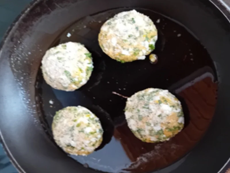 Eierbuletten mit Gurkensalat - Rezept - Bild Nr. 17851