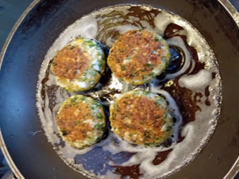 Eierbuletten mit Gurkensalat - Rezept - Bild Nr. 17853