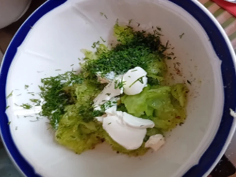 Eierbuletten mit Gurkensalat - Rezept - Bild Nr. 17855
