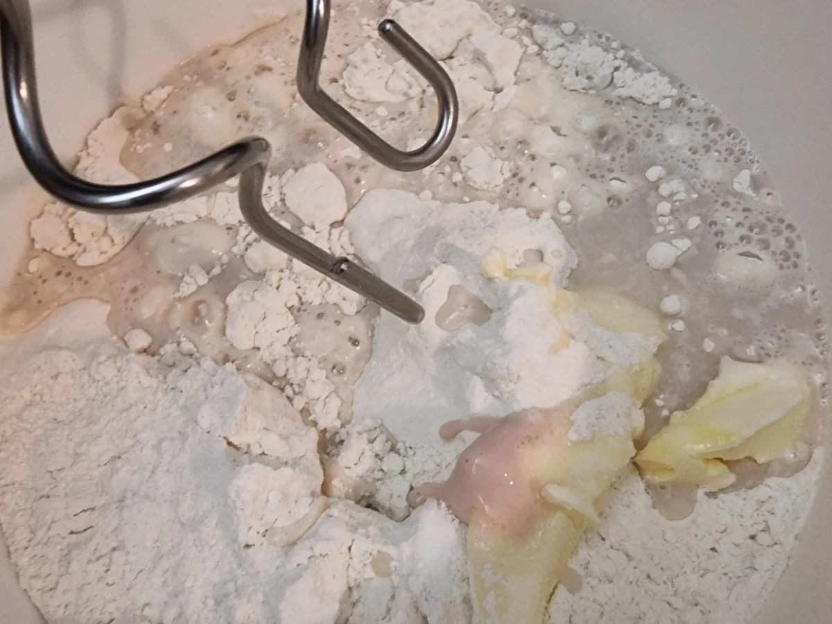 Langos mit Creme -fraiche und Feta - Rezept - Bild Nr. 17844