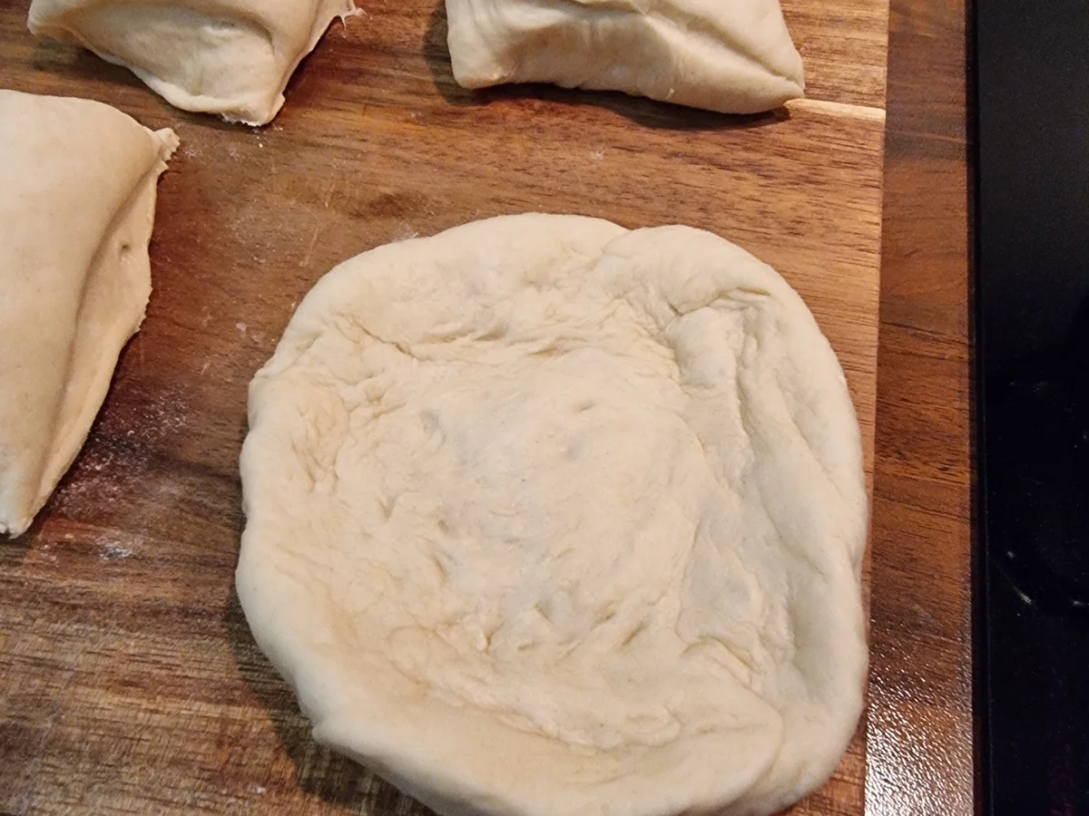 Langos mit Creme -fraiche und Feta - Rezept - Bild Nr. 17848