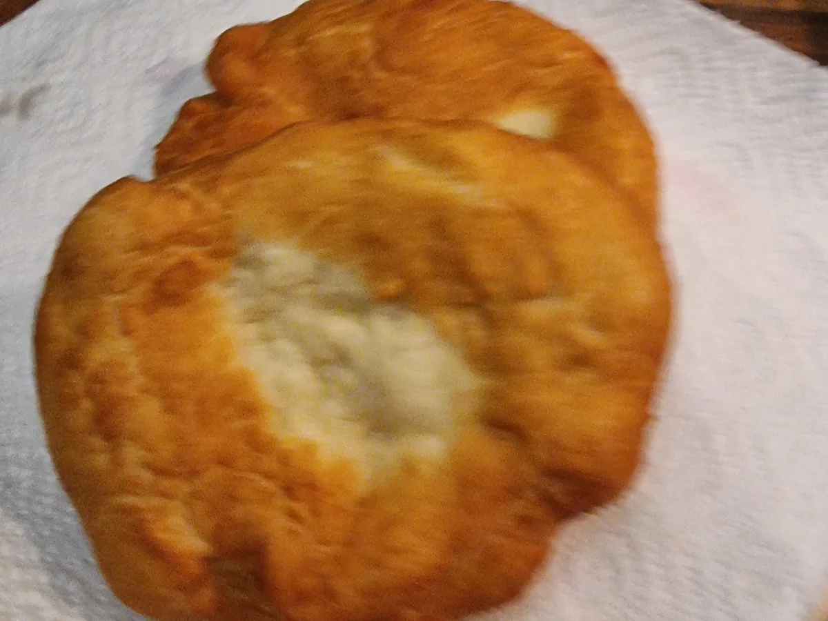 Langos mit Creme -fraiche und Feta - Rezept - Bild Nr. 17852