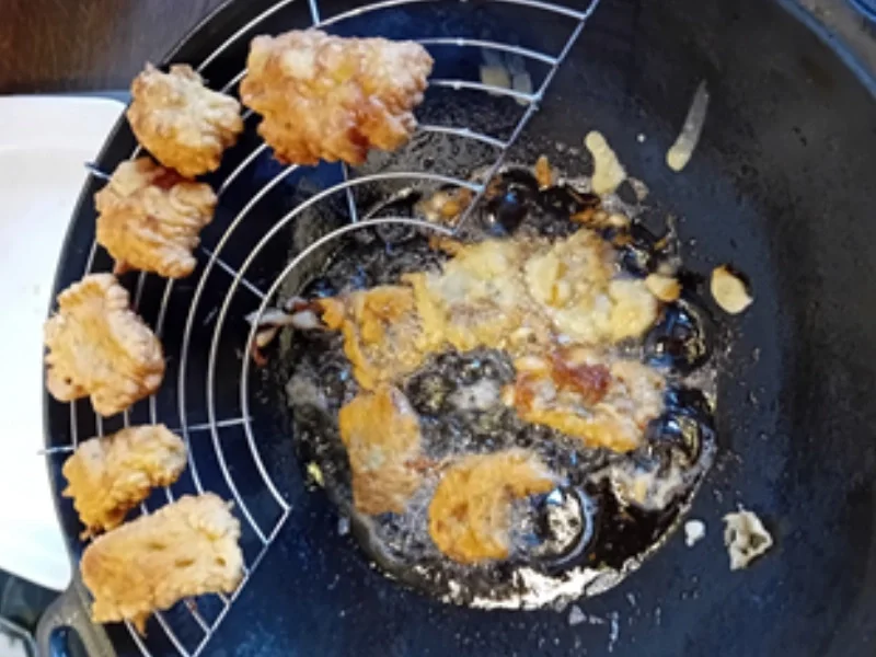 Rezept: Seelachfilet frittiert mit Paprikamix süß-sauer Bild Nr. 17846 Seelachfilet frittiert mit Paprikamix süß-sauer - Rezept - Bild Nr. 17846