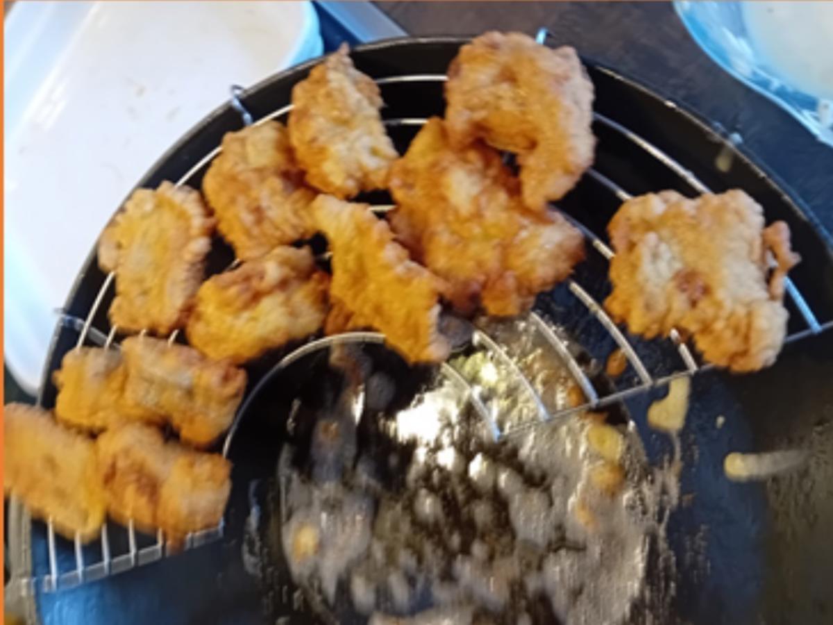 Rezept: Seelachfilet frittiert mit Paprikamix süß-sauer Bild Nr. 17847 Seelachfilet frittiert mit Paprikamix süß-sauer - Rezept - Bild Nr. 17847