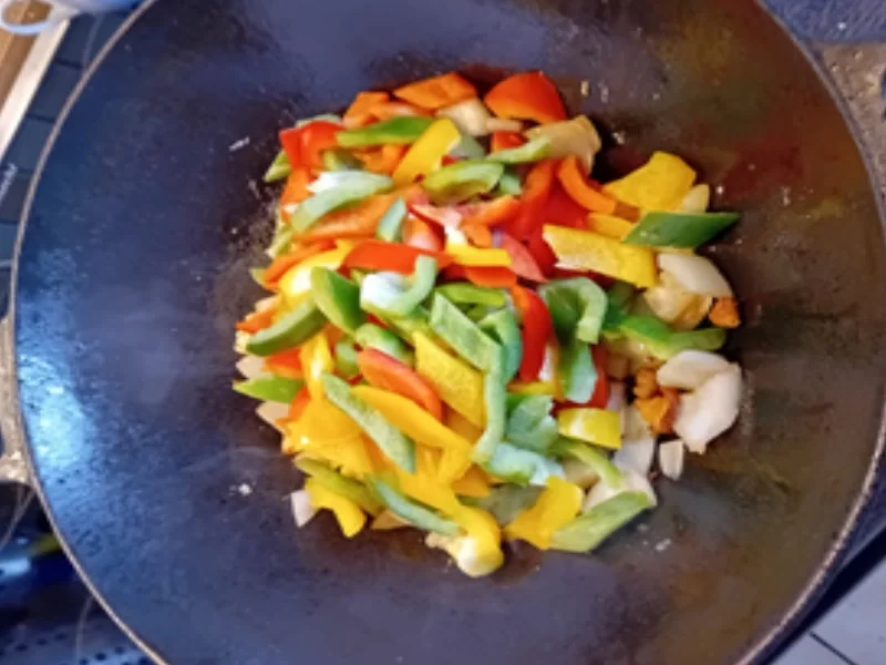 Rezept: Seelachfilet frittiert mit Paprikamix süß-sauer Bild Nr. 17853 Seelachfilet frittiert mit Paprikamix süß-sauer - Rezept - Bild Nr. 17853