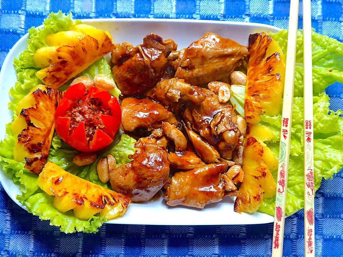 Rezept: Pikante Hühnerflügel ohne Knochen mit karamellisierter Ananas Bild Nr. 17845 Pikante Hühnerflügel ohne Knochen mit karamellisierter Ananas - Rezept - Bild Nr. 17845