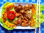 Pikante Hühnerflügel ohne Knochen mit karamellisierter Ananas - Rezept - Bild Nr. 17845