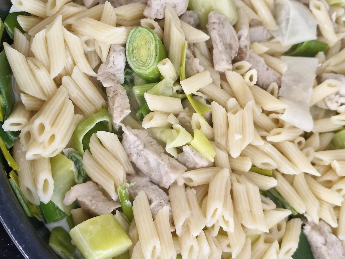 Nudeln in Puten - Lauch - Soße - Rezept - Bild Nr. 6