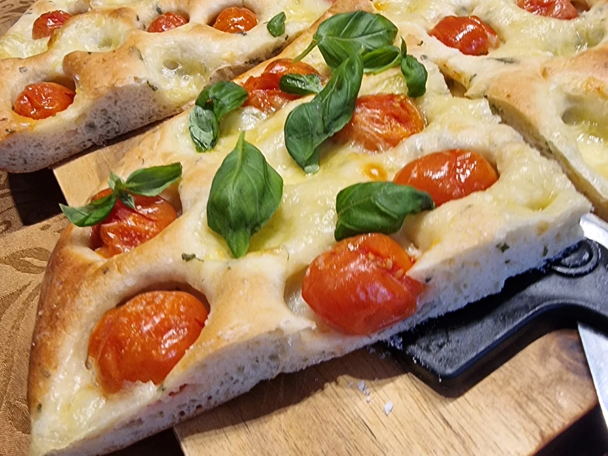 Rezept: Kartoffel-Focaccia mit Kirschtomaten und Mozzarella Bild Nr. 17855 Kartoffel-Focaccia mit Kirschtomaten und Mozzarella - Rezept - Bild Nr. 17855