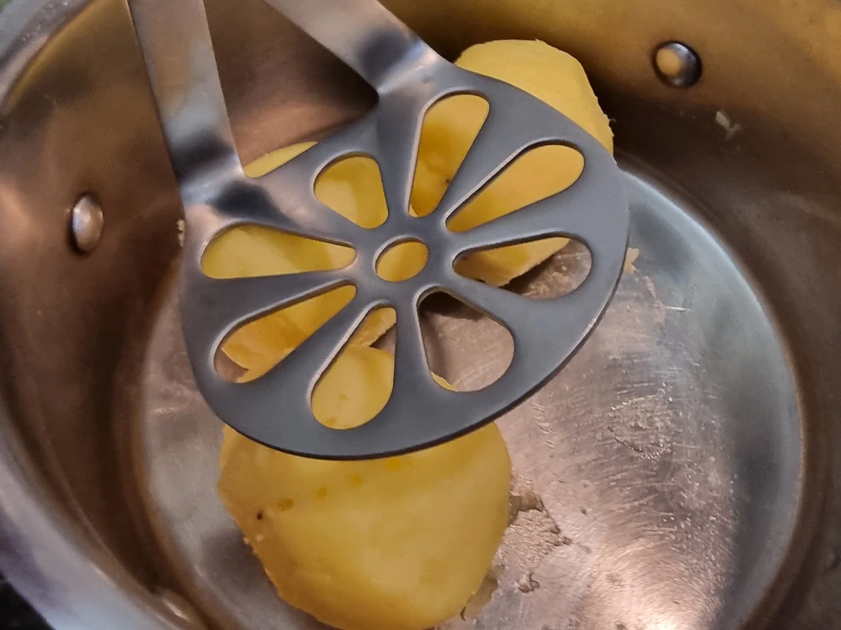 Rezept: Kartoffel-Focaccia mit Kirschtomaten und Mozzarella Bild Nr. 17864 Kartoffel-Focaccia mit Kirschtomaten und Mozzarella - Rezept - Bild Nr. 17864