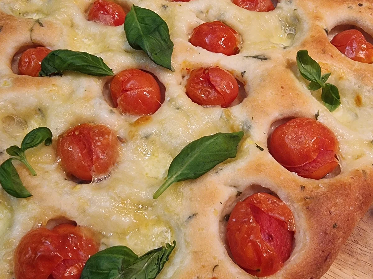 Rezept: Kartoffel-Focaccia mit Kirschtomaten und Mozzarella Bild Nr. 17883 Kartoffel-Focaccia mit Kirschtomaten und Mozzarella - Rezept - Bild Nr. 17883