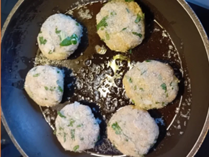 Fischbuletten mit Buschbohnen und Brat-Drillingen - Rezept - Bild Nr. 6