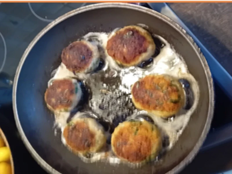 Fischbuletten mit Buschbohnen und Brat-Drillingen - Rezept - Bild Nr. 8