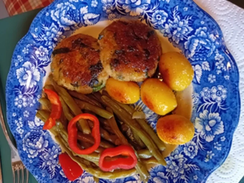 Fischbuletten mit Buschbohnen und Brat-Drillingen - Rezept - Bild Nr. 9