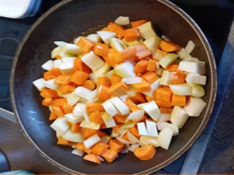 Seelachsfilet auf Senf-Zwiebel-Möhren-Kohlrabi-Gemüse - Rezept - Bild Nr. 10