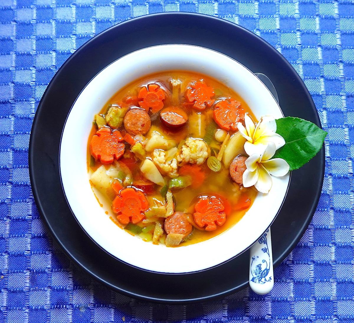 Balinesische Gemüsesuppe mit Chorizo - Rezept - Bild Nr. 17909