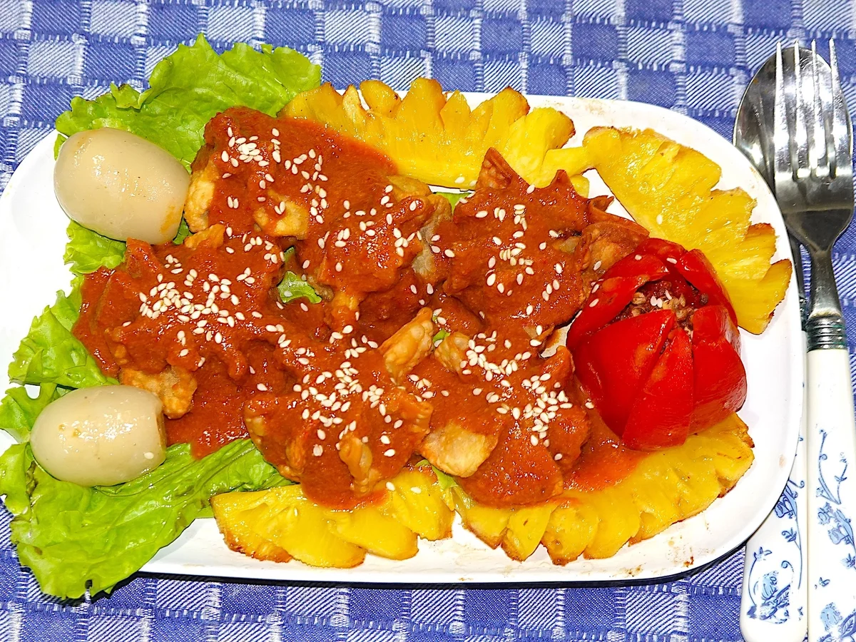 Batagor mit Garnelenfüllung und karamellisierter Ananas - Rezept - Bild Nr. 17943