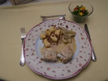 Maishuhnbrust mit Estragon-Ricotta-Füllung, Gnocchi, Fenchelgemüse und Mango-Avocado-Salat - Rezept - Bild Nr. 17950