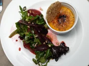 Kürbis- Crème- Brûlée an Herbstsalat - Rezept - Bild Nr. 2