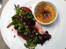 Kürbis- Crème- Brûlée an Herbstsalat - Rezept - Bild Nr. 2