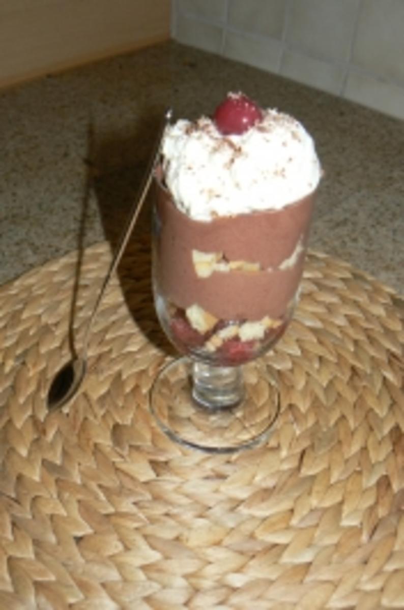 Schwarzwaldbecher nach Kraueterhexenart - Rezept mit Bild - kochbar.de