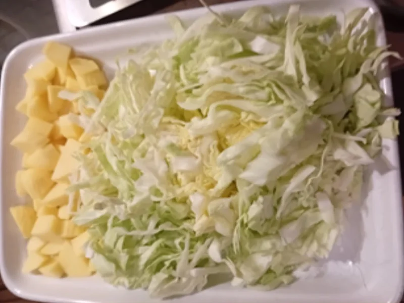 Rezept: Spitzkohl-Kartoffel-Zwiebel-Lachs-Eintopf Bild Nr. 17978 Spitzkohl-Kartoffel-Zwiebel-Lachs-Eintopf - Rezept - Bild Nr. 17978