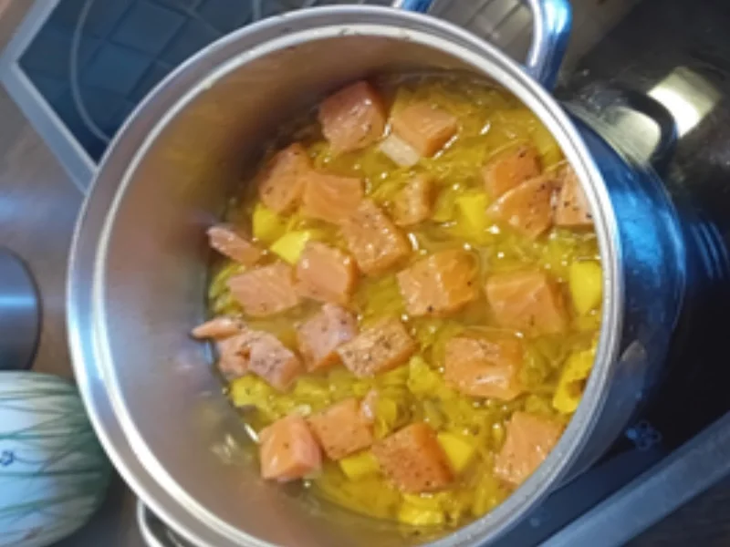 Rezept: Spitzkohl-Kartoffel-Zwiebel-Lachs-Eintopf Bild Nr. 17992 Spitzkohl-Kartoffel-Zwiebel-Lachs-Eintopf - Rezept - Bild Nr. 17992