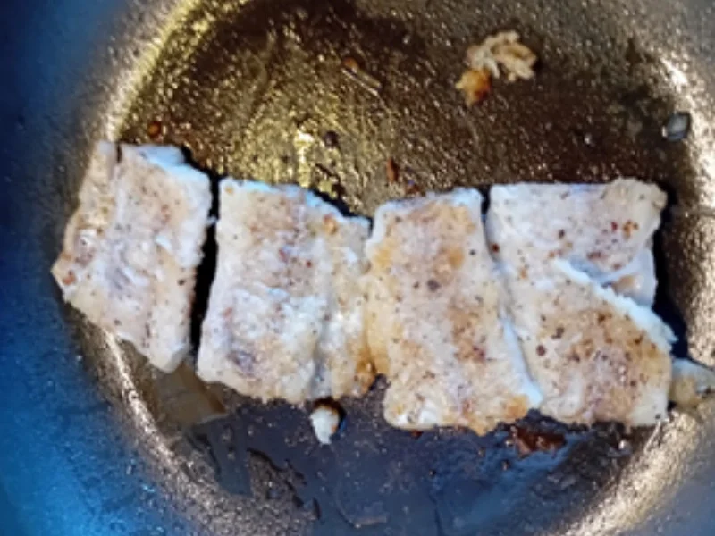 Seelachsfilet auf Spitzkohlgemüse und Drillinge - Rezept - Bild Nr. 17988