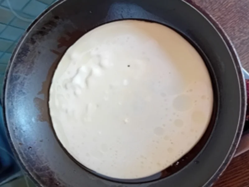 Eierpfannkuchen mit Apfelkompott - Rezept - Bild Nr. 4