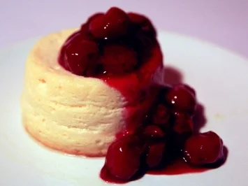 Rezept: Gebackener Ricotta mit Portweinkirschen Gebackener Ricotta mit Portweinkirschen - Rezept